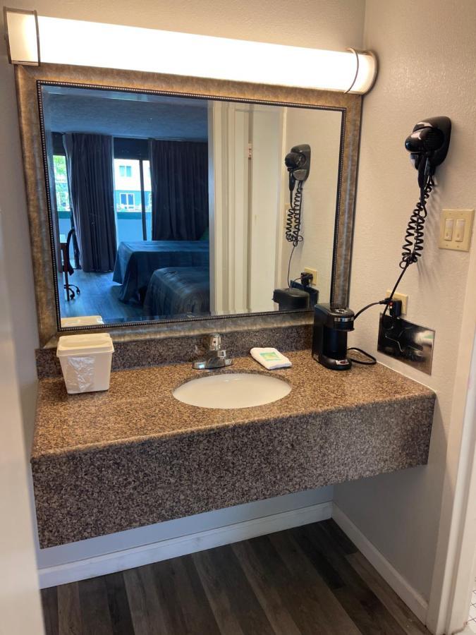 Hotel & 3*