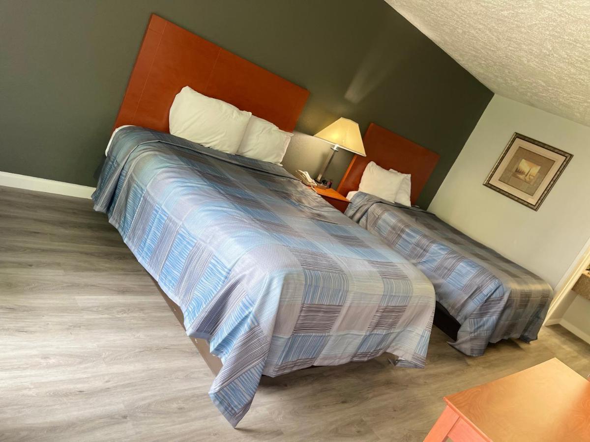 & Hotel