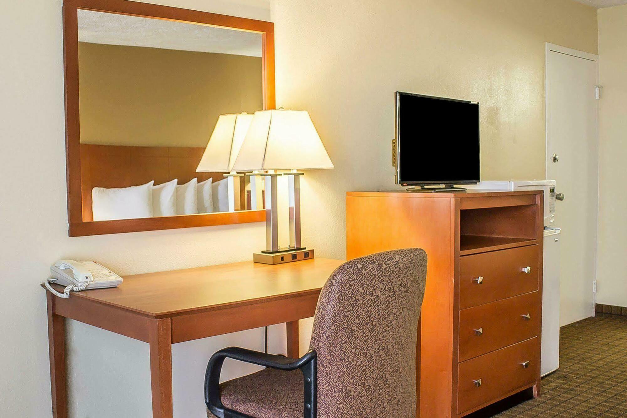 Hotel & 3*